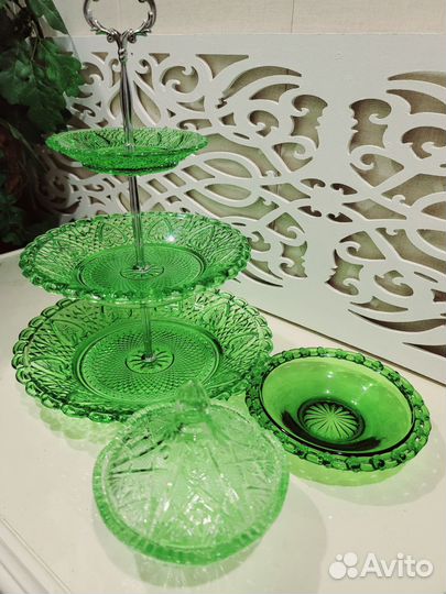 Цветное зеленое стекло,посуда