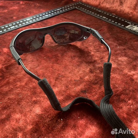 Солнцезащитные очки с шнурком