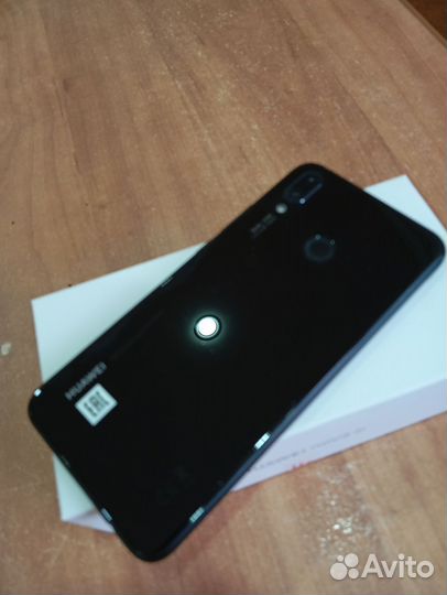 HUAWEI Nova 3i, 4/64 ГБ