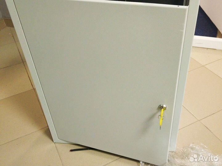 Серверный шкаф и щит электрический