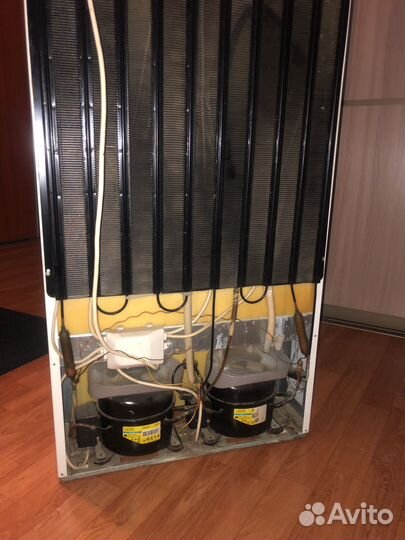 Холодильник бу рабочий, стоят германские Индезит