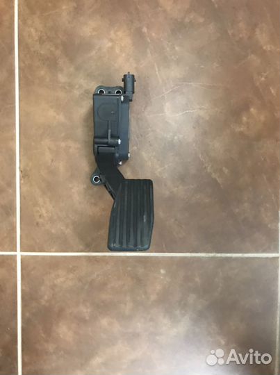 Педаль газа Лада Гранта