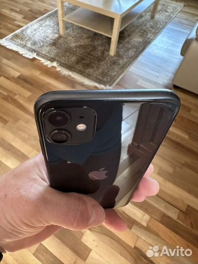 Телефон iPhone 11