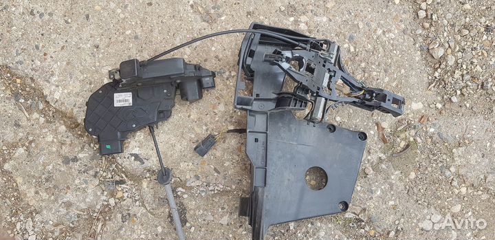 Замок передней правой двери Volvo s80