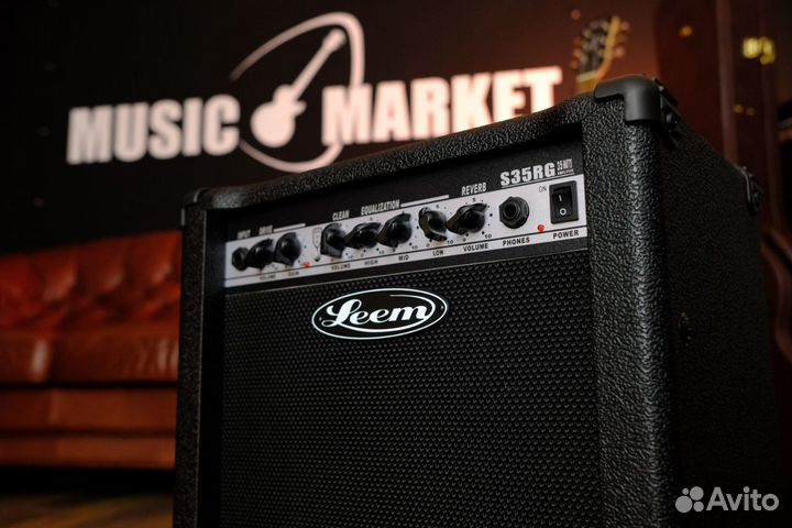 Комбоусилитель гитарный + аксессуары