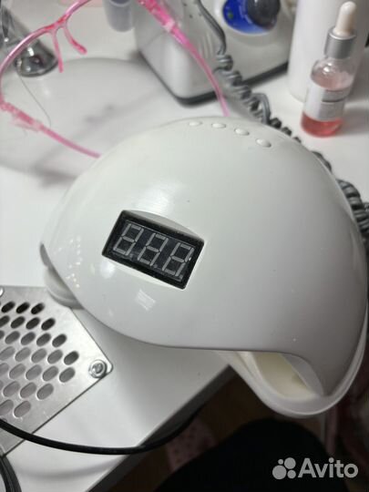 Лампа для сушки ногтей