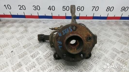 Ступица передняя левая opel vivaro (SBE11K901)