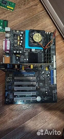 Материнская плата в сборе
