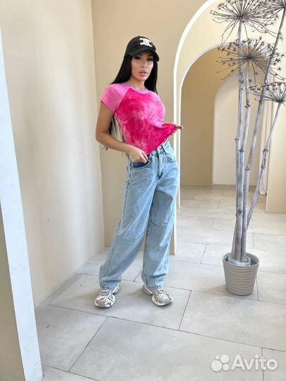 Футболка женская укороченная