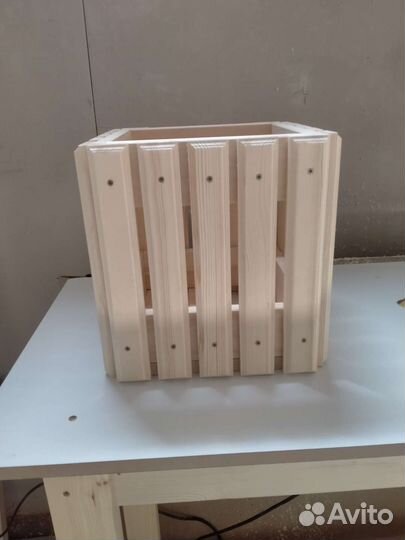 Подставка для цветов деревянная