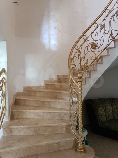 Дом 400 м² на участке 5 сот.