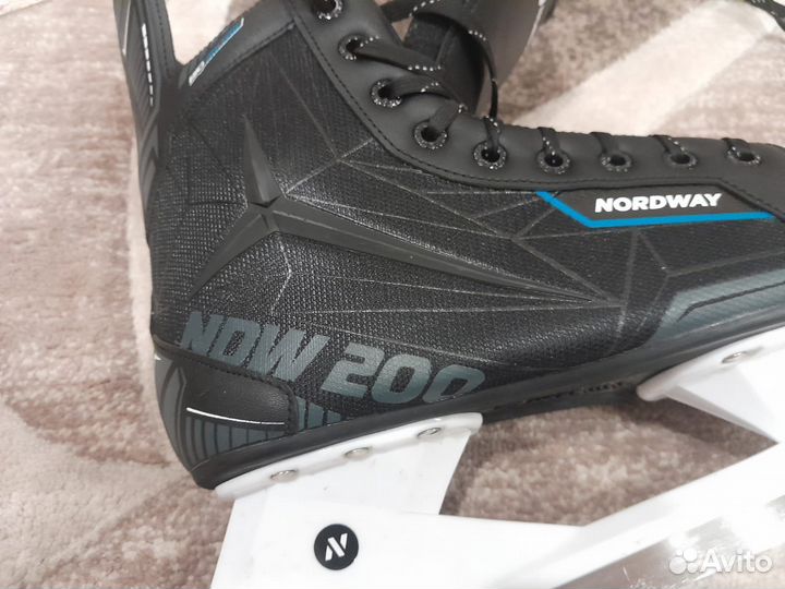 Коньки хоккейные 42 размер