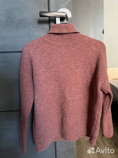 Свитер шерстяной