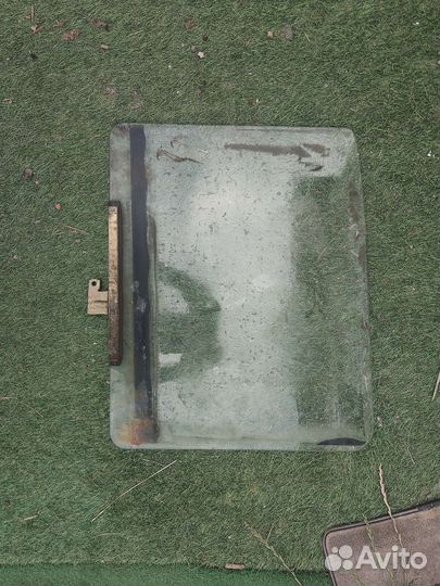 Задние стекла на 3х дверную ниву 2121