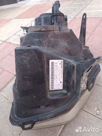 Фара левая Renault Duster