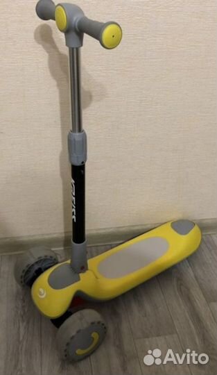 Самокат детский трехколесный новый