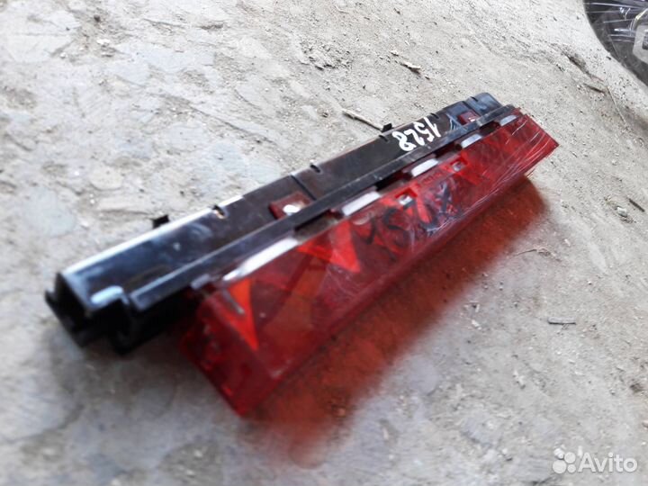 Дополнительный стоп-сигнал Ford Mondeo 3 рест