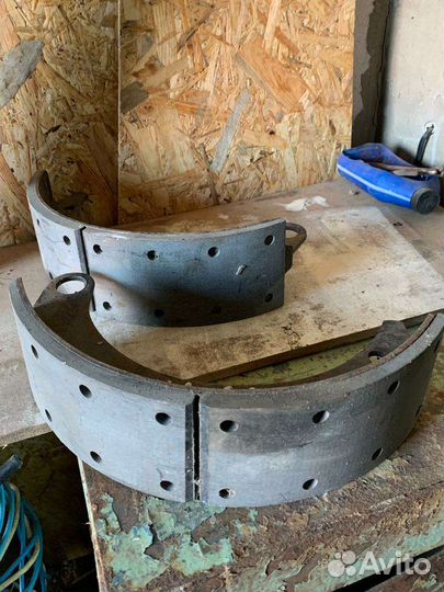 Тормозные колодки газ