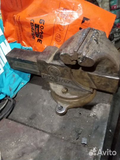 Тиски слесарные СССР