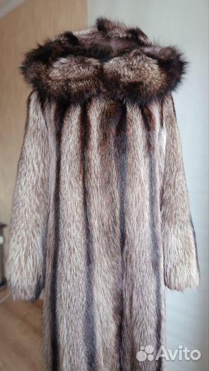 Шуба из енота