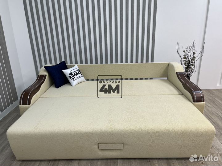 Прямой диван с декоративными подлокотниками