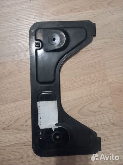 Кронштейн номерного знака ford kuga 1