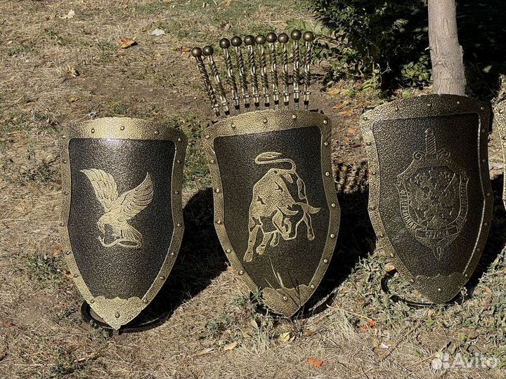 Подставка для шампуров ввиде щита