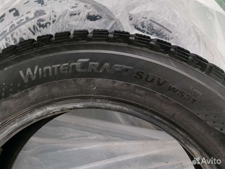 Kumho WinterCraft SUV Ice WS51 215/65 R17 и 215/65 R17 103