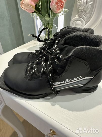 Лыжные ботинки