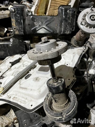 Отбойник переднего амортизатора BMW F10