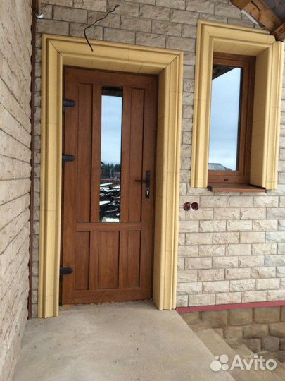 Дверь входная пластиковая или алюминиевая