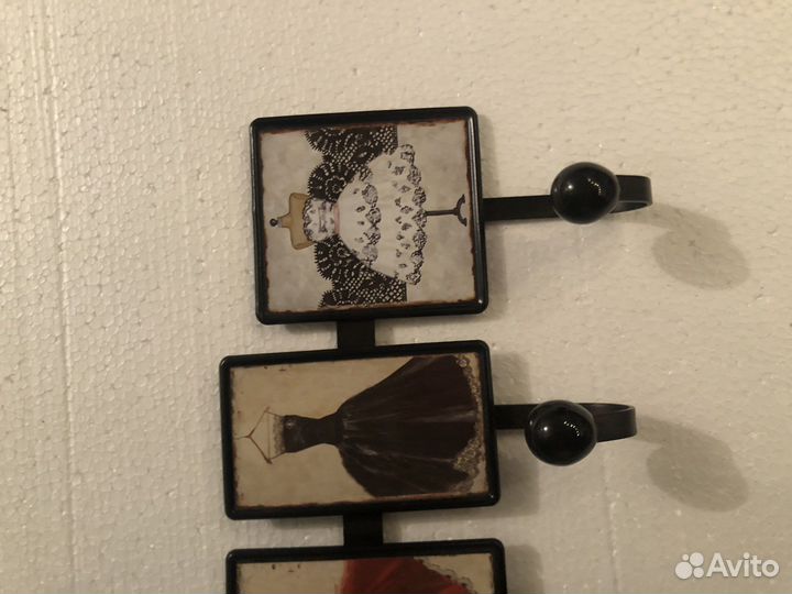 Вешалка на стену 40 см