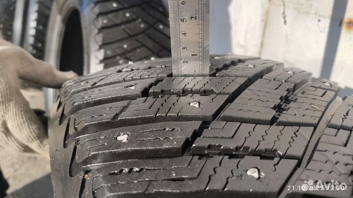 Goodyear Ultragrip Ice Arctic 215/55 R17