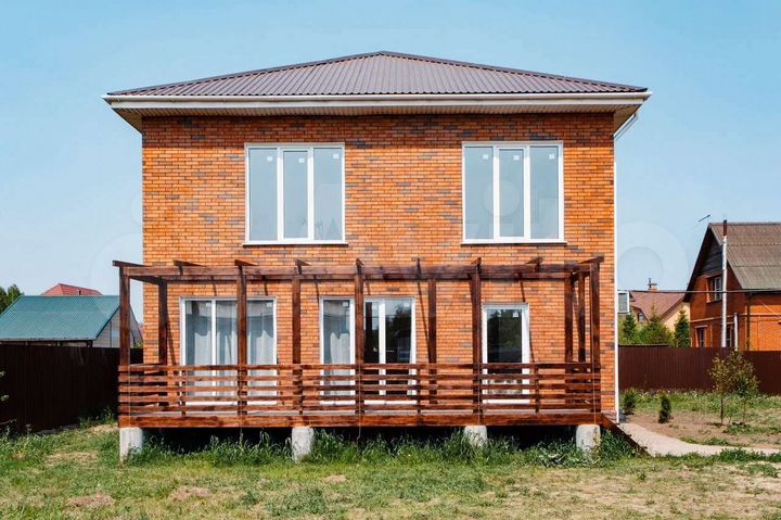 Коттедж 174 м² на участке 11 сот.