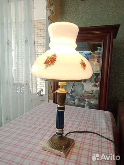 Лампа настольная