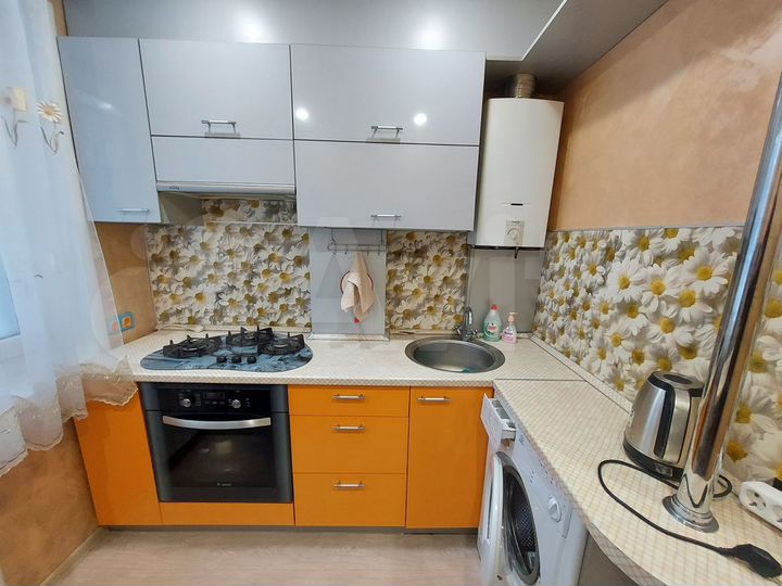 2-к. квартира, 55 м², 1/5 эт.