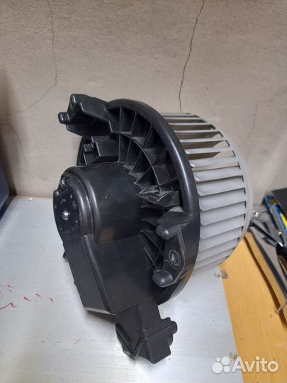 Моторчик печки Toyota corolla 150