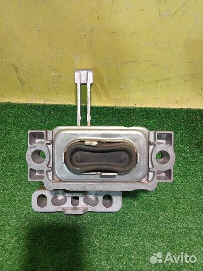 Опора двигателя правая Volkswagen Passat (B8) 20