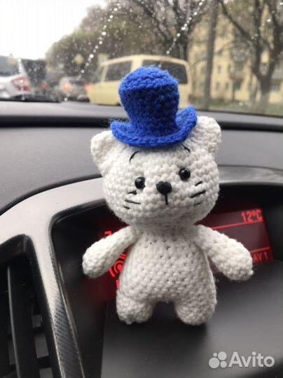 Кот вязаный крючком