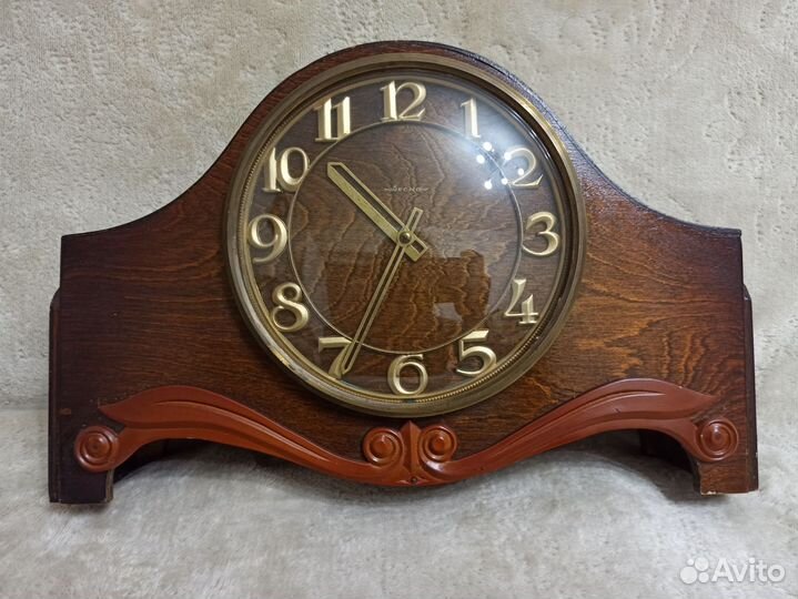 Часы настольные Весна с боем отличные