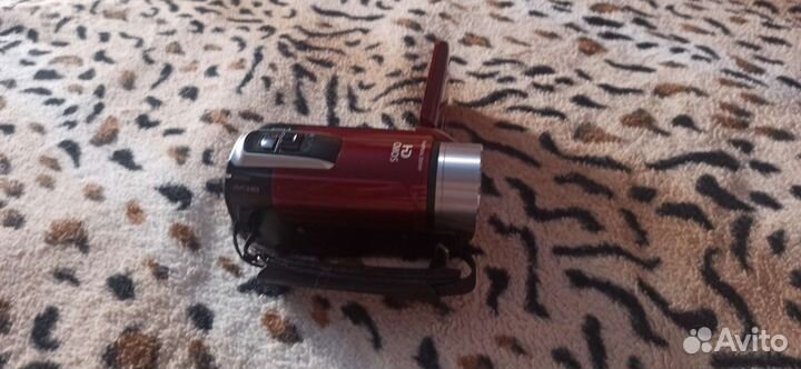 Видеокамера Canon legria R16