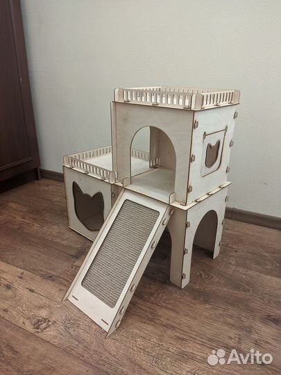 Домик для кошки с когтеточкой бу