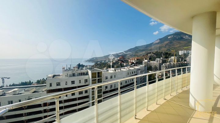 2-к. квартира, 81 м², 8/13 эт.