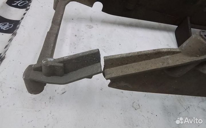 Кронштейн фары передней правой DAF XF 105 