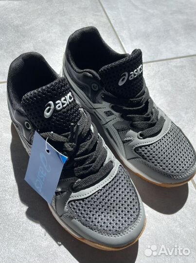 Кроссовки детские asics