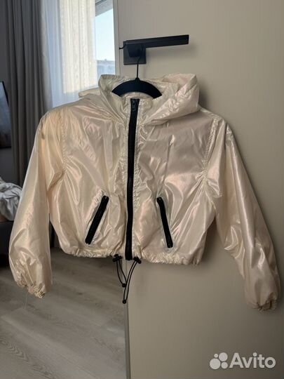 Ветровка sela