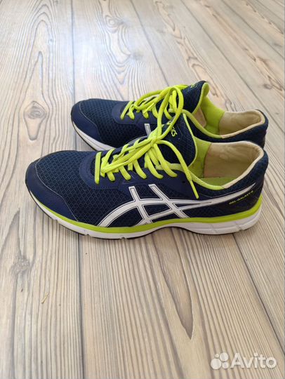 Кроссовки asics