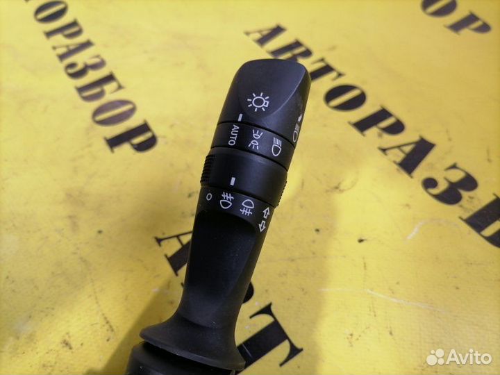 Переключатель поворотов подрулевой Toyota Rav4 40