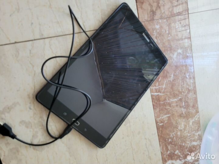 Samsung Galaxy Tab A SM-T555 9.7