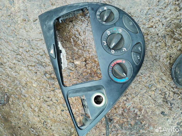 Блок управления печкой форд фокус 1